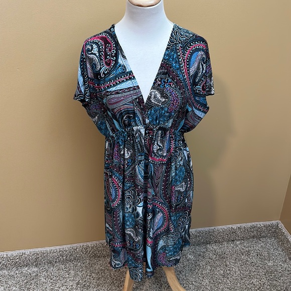 Shoreline Dresses & Skirts - 🎱 Shoreline Satin Flowy Dress